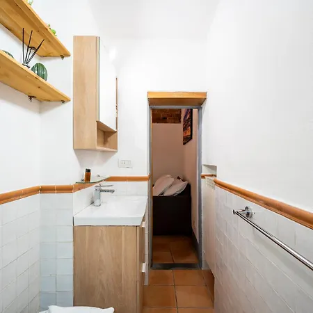 Apartment Station With Garden Florence