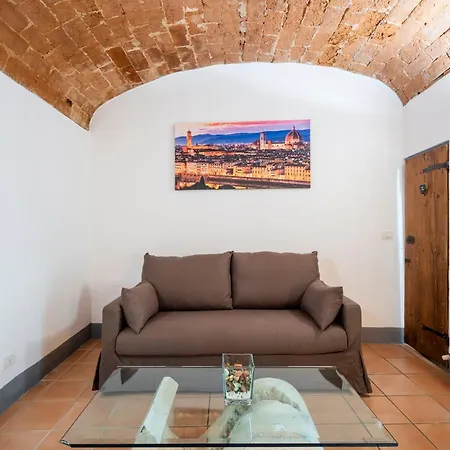 Station With Garden Apartment Florence