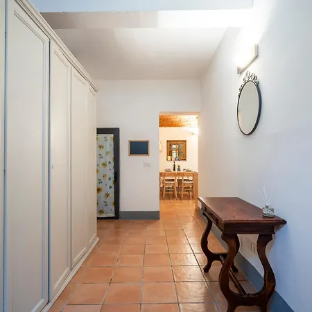 Apartment Station With Garden Florence